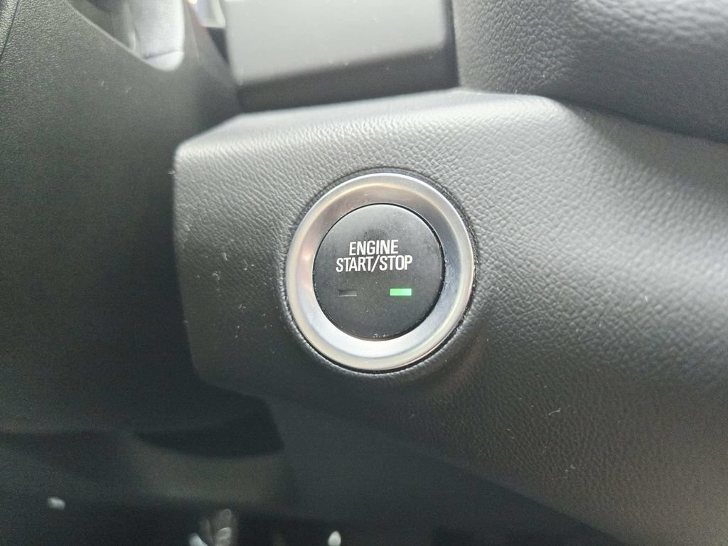 Used 2024 GMC Terrain SLE w/ Driver Convenience Package FWD image 31