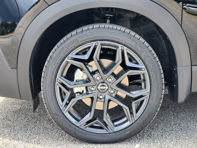 New 2025 Nissan Kicks SR FWD image 7