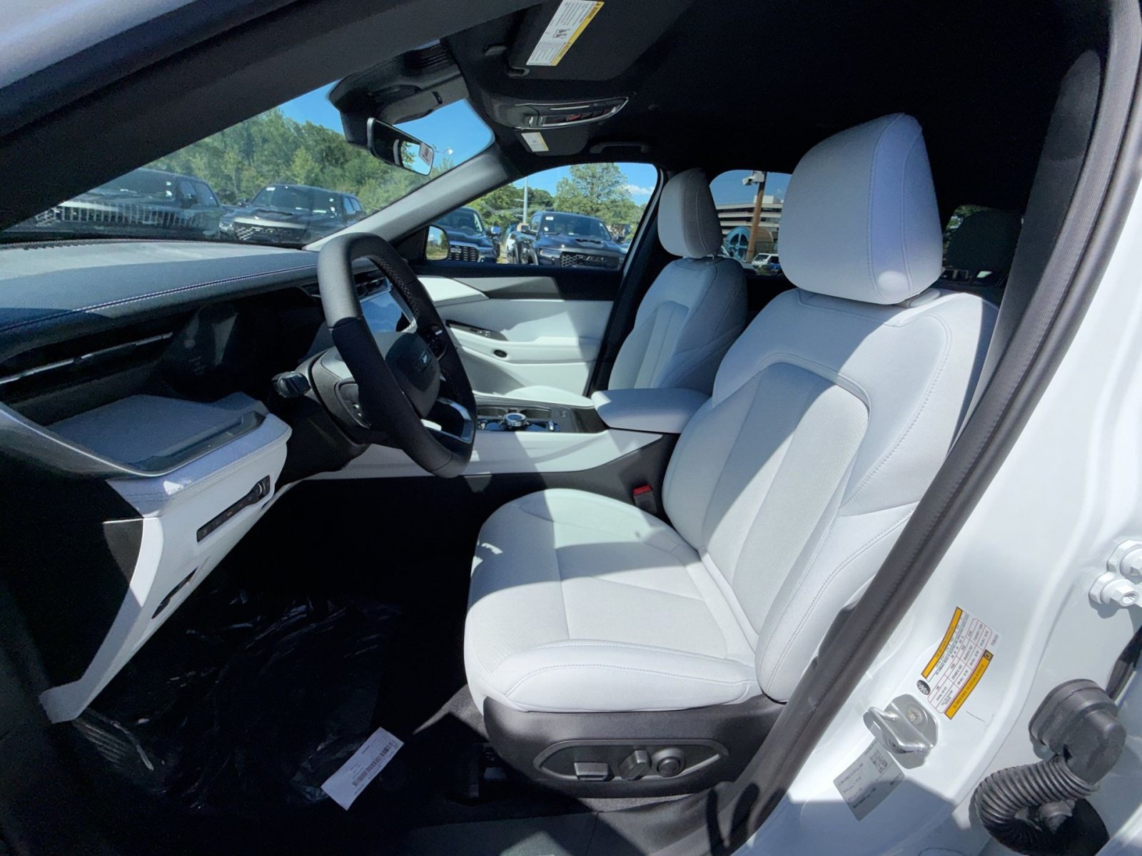 New 2026 Jeep Cherokee Laredo AWD/4WD image 13