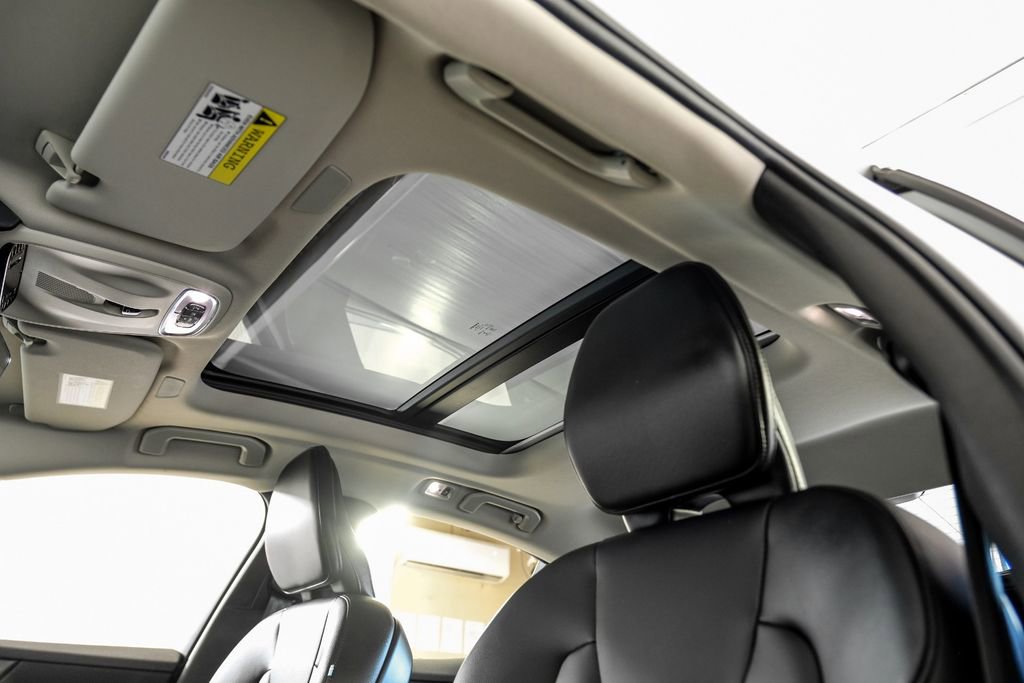 Used 2022 Volvo S60 B5 Inscription image 6