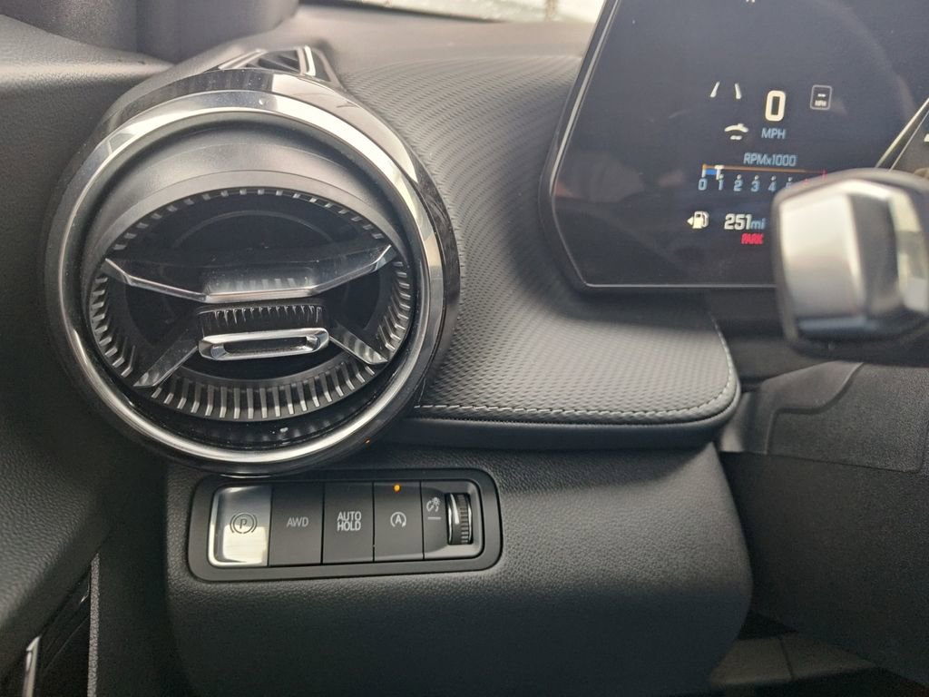 Used 2026 Chevrolet Equinox LT image 27