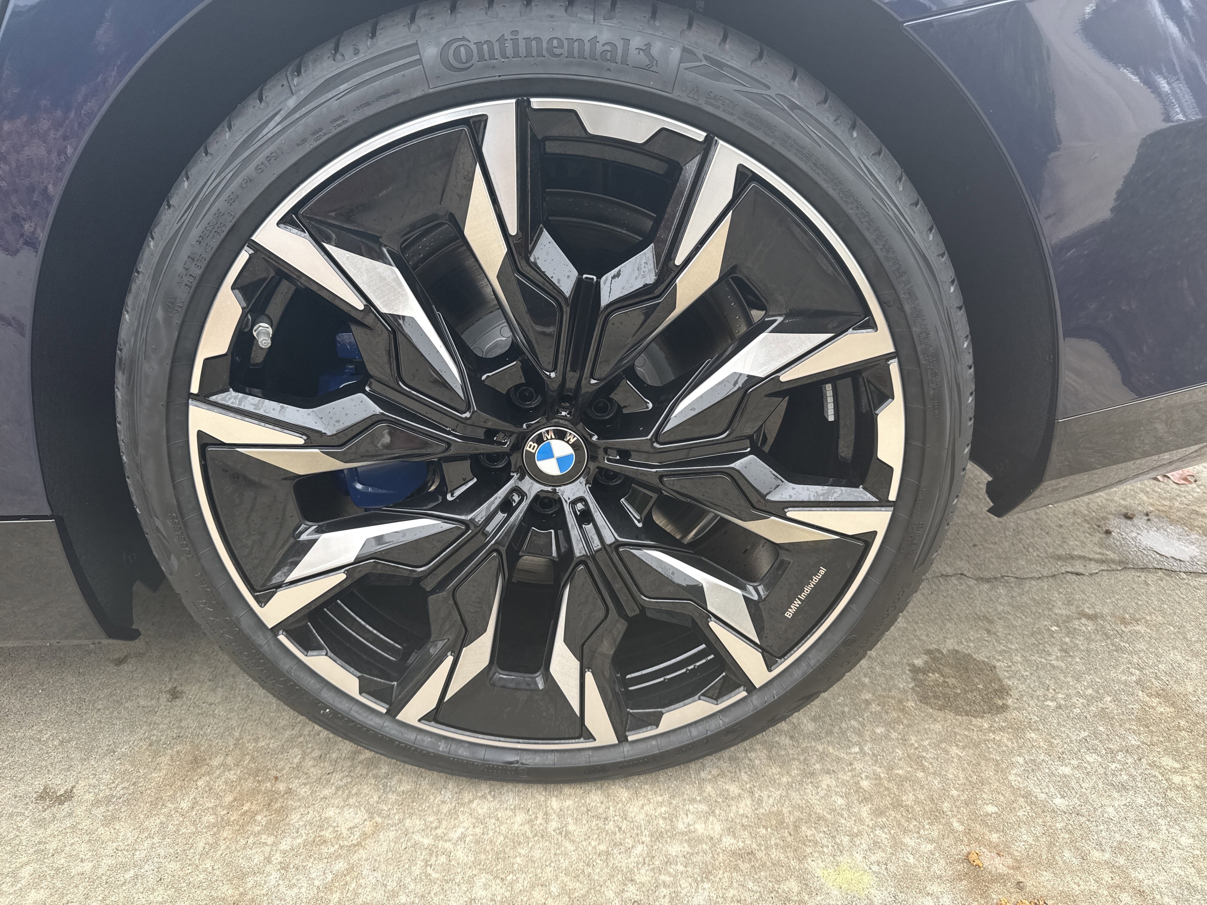 New 2026 BMW 550e xDrive image 29