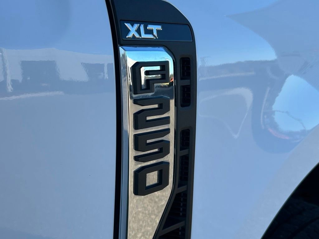 Used 2025 Ford F250 XLT AWD/4WD image 39