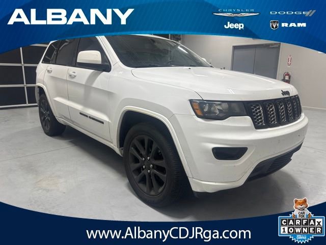 Used 2020 Jeep Grand Cherokee Altitude RWD image 1