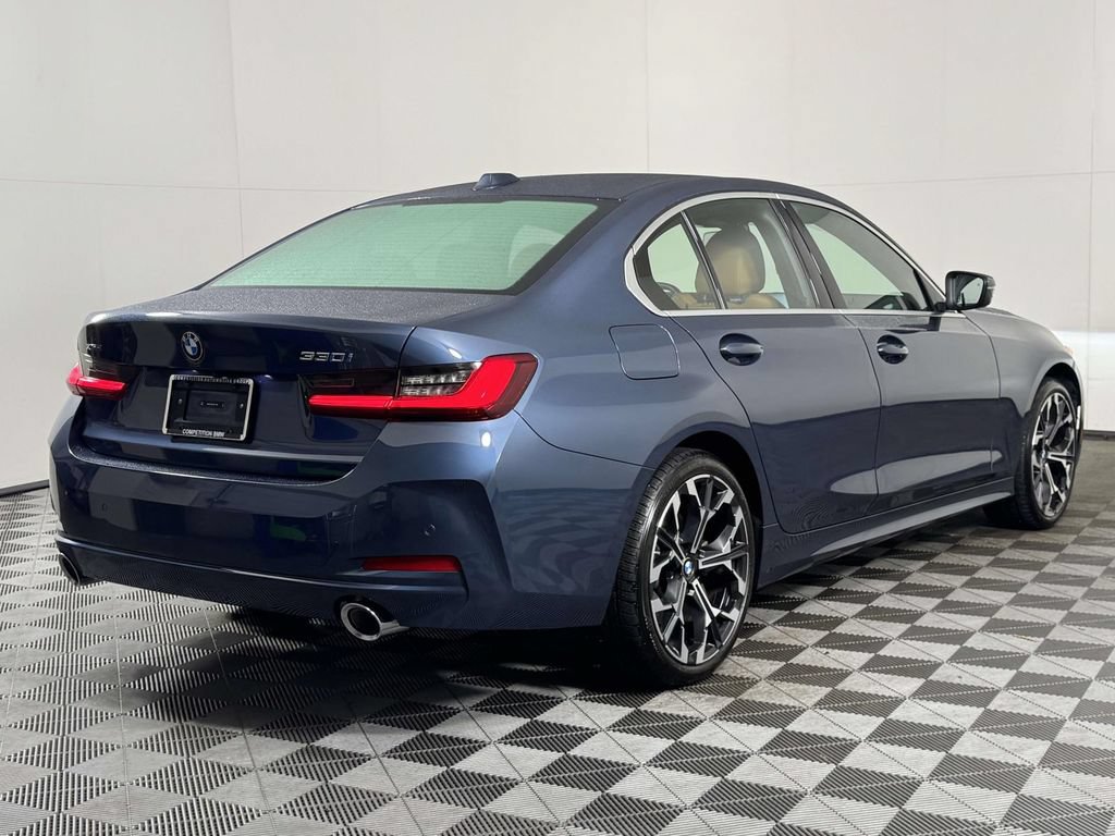 Used 2025 BMW 330i xDrive Sedan w/ Premium Package AWD/4WD image 10