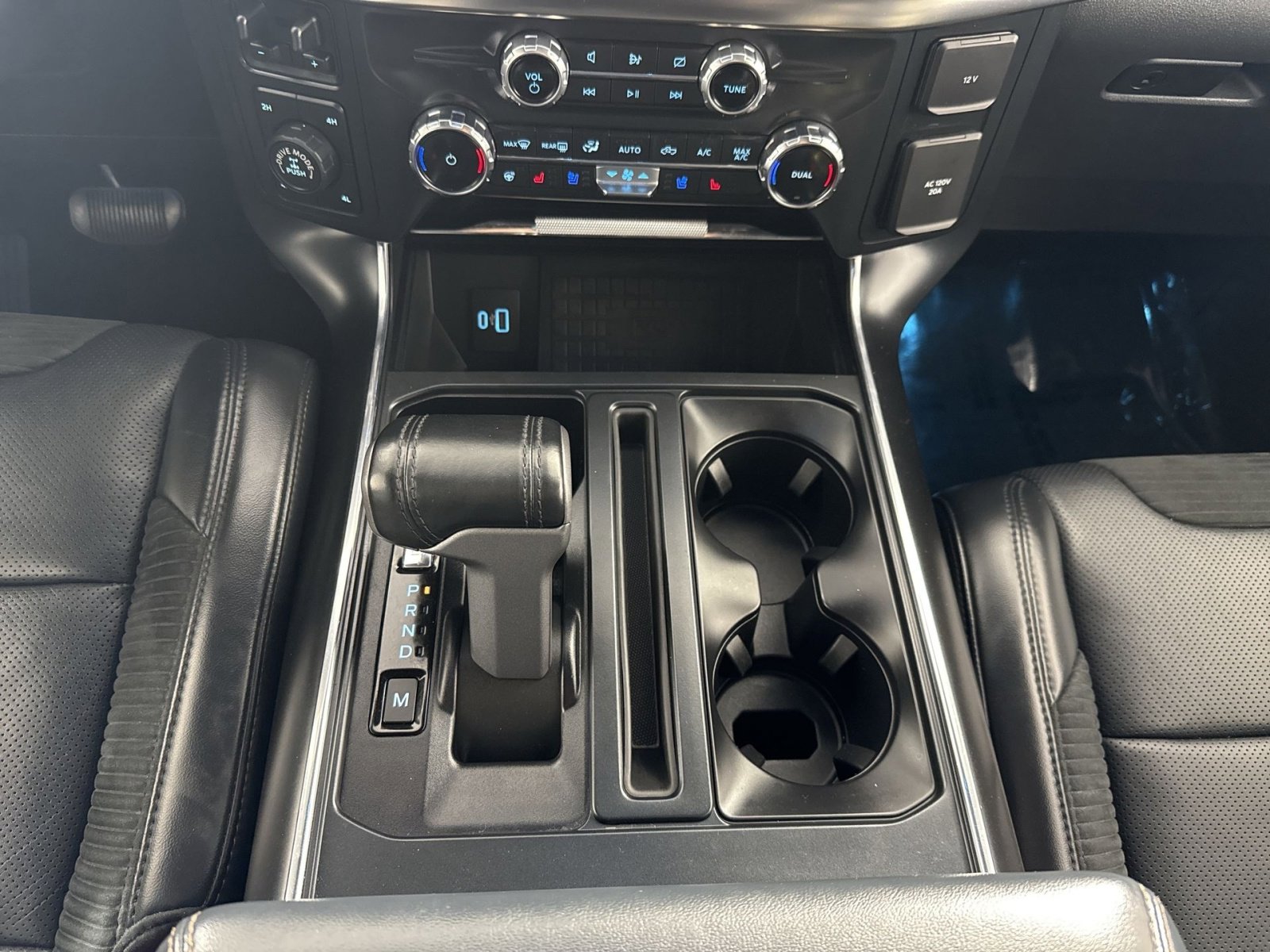 Used 2022 Ford F150 Raptor w/ Equipment Group 801A High AWD/4WD image 22