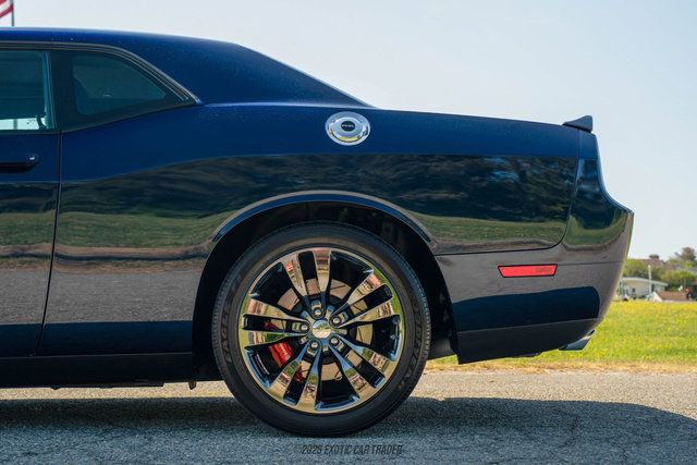 Used 2013 Dodge Challenger SRT8 w/ Harman Kardon Audio Group RWD image 5