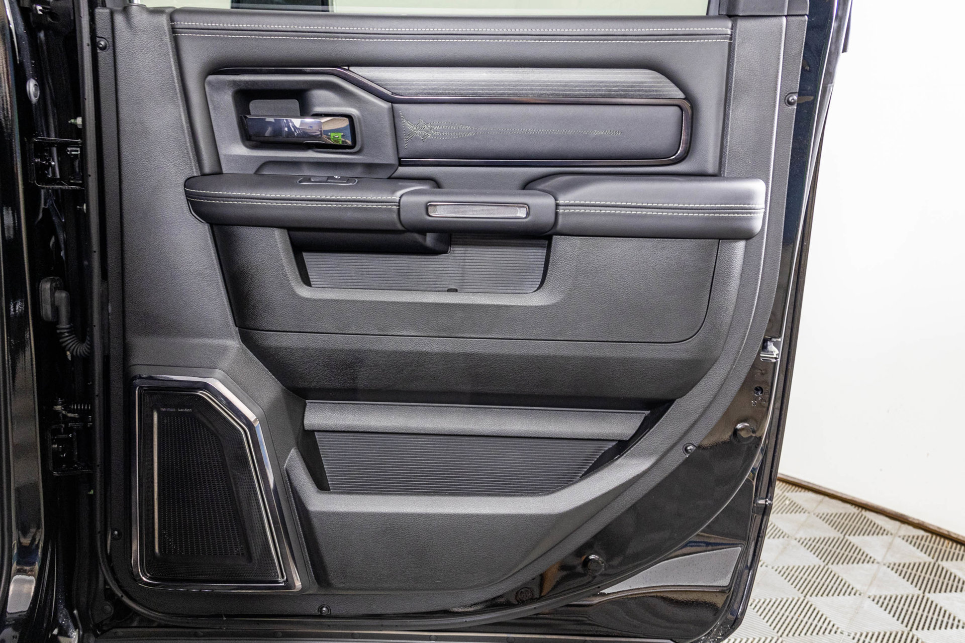 Used 2024 RAM 3500 Limited AWD/4WD image 50