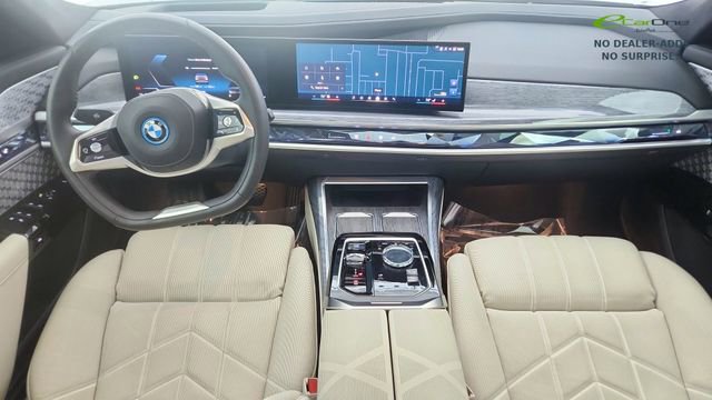 Used 2024 BMW i7 xDrive60 image 21