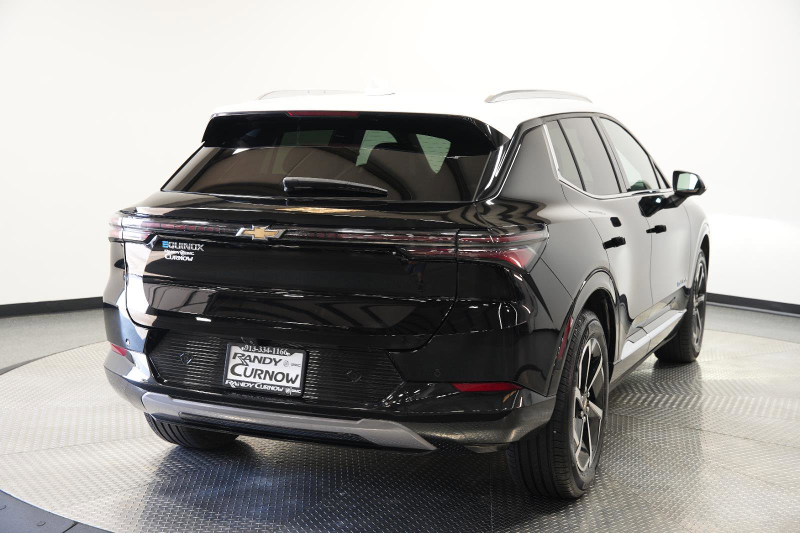 Used 2025 Chevrolet Equinox EV LT w/ Convenience Package image 7