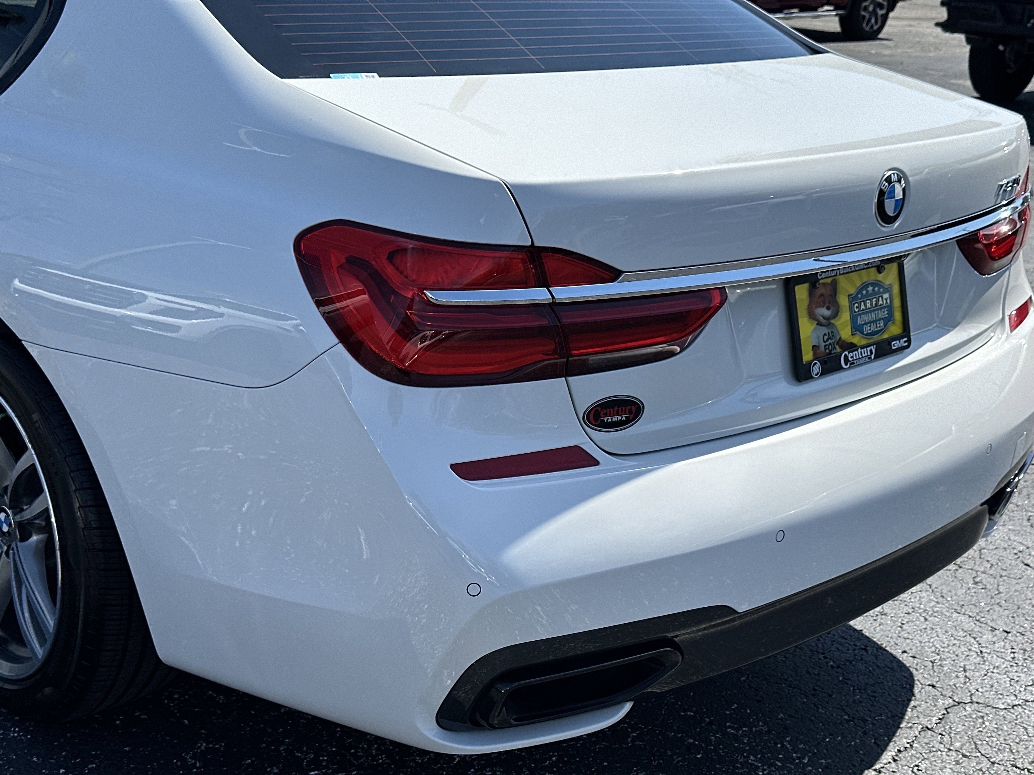 Used 2018 BMW 750i image 10