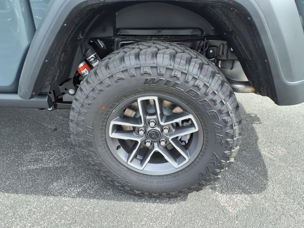 New 2025 Jeep Gladiator Mojave w/ Convenience Group image 7