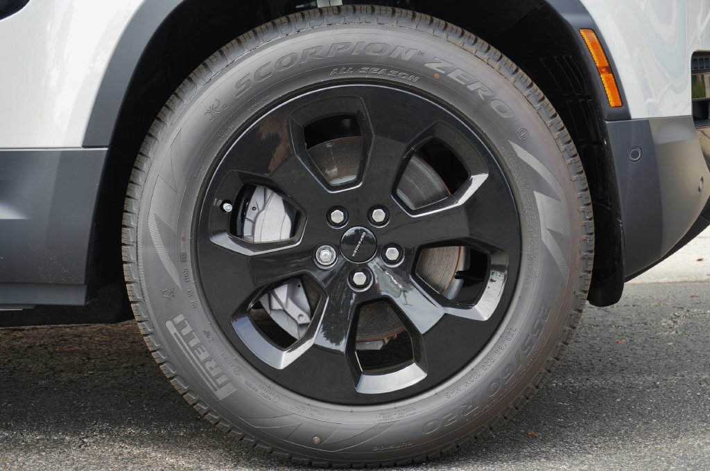 New 2026 Land Rover Defender 110 S AWD/4WD image 8
