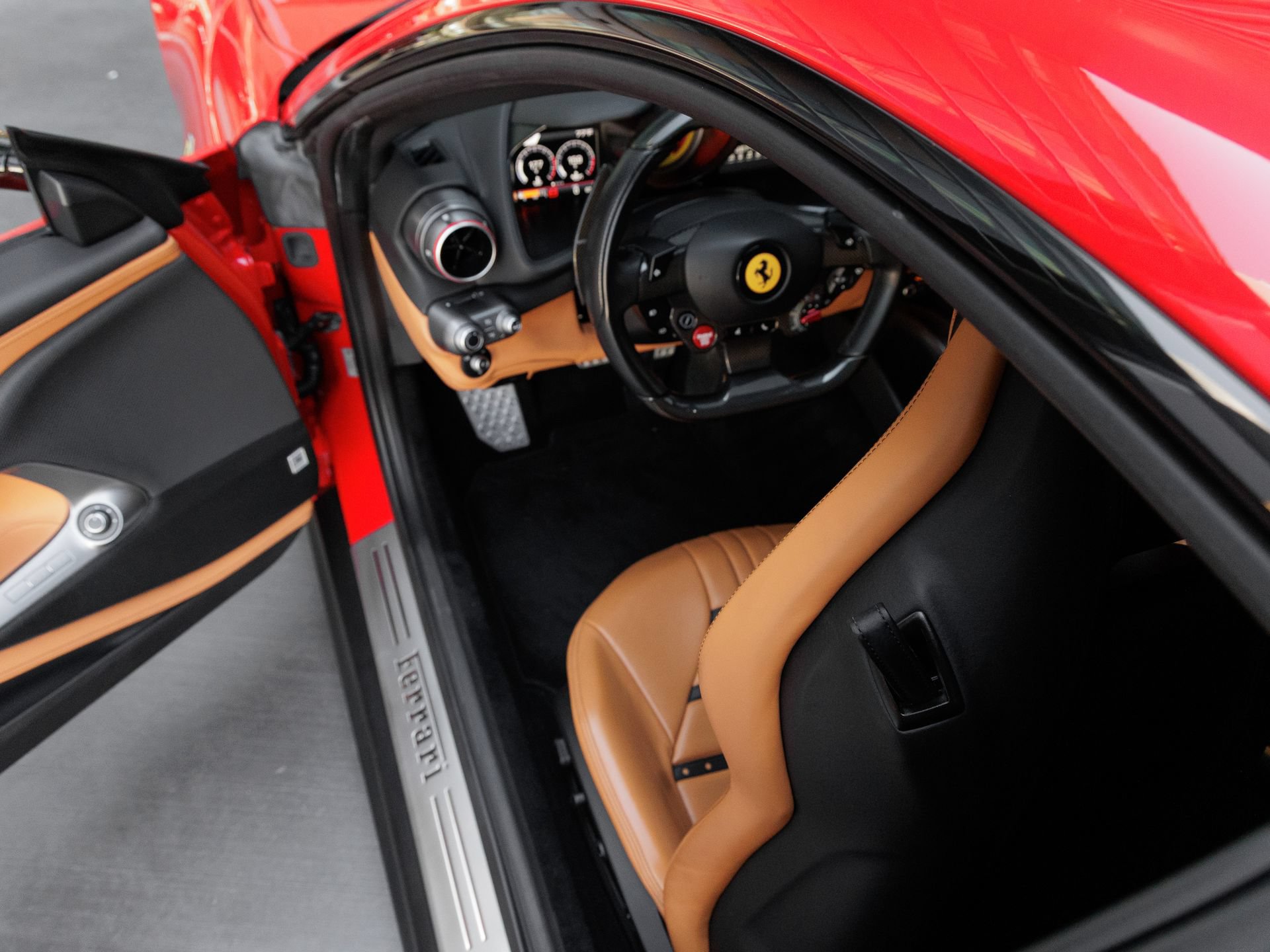 Used 2019 Ferrari 812 Superfast RWD image 28