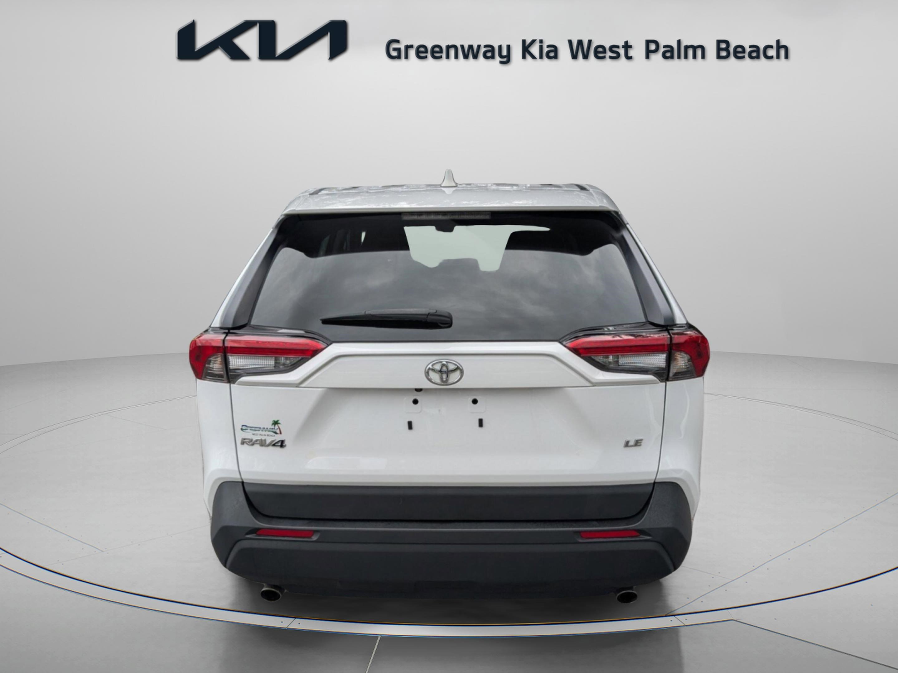 Used 2024 Toyota RAV4 LE image 7