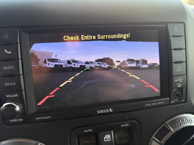 Used 2018 Jeep Wrangler Unlimited Sahara image 17