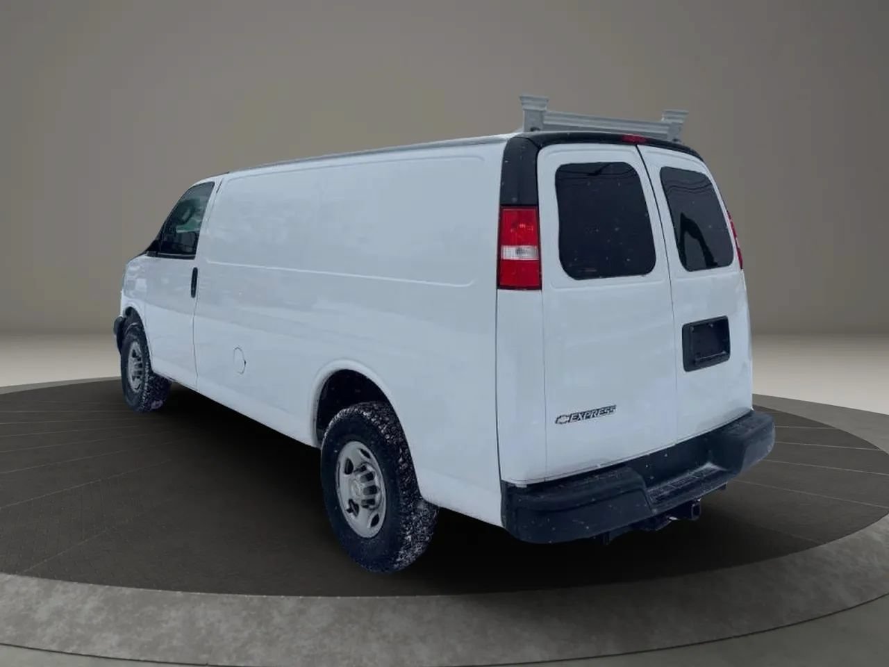 Used 2021 Chevrolet Express 2500 w/ Driver Convenience Package RWD image 18