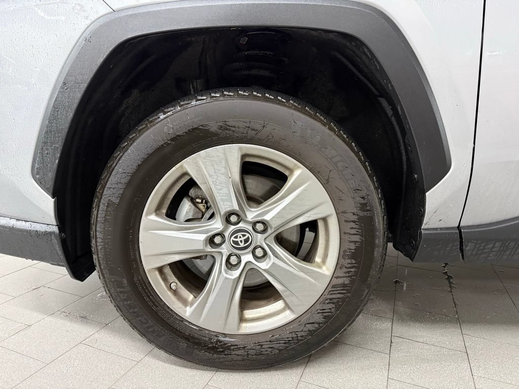 Used 2024 Toyota RAV4 LE AWD/4WD image 24