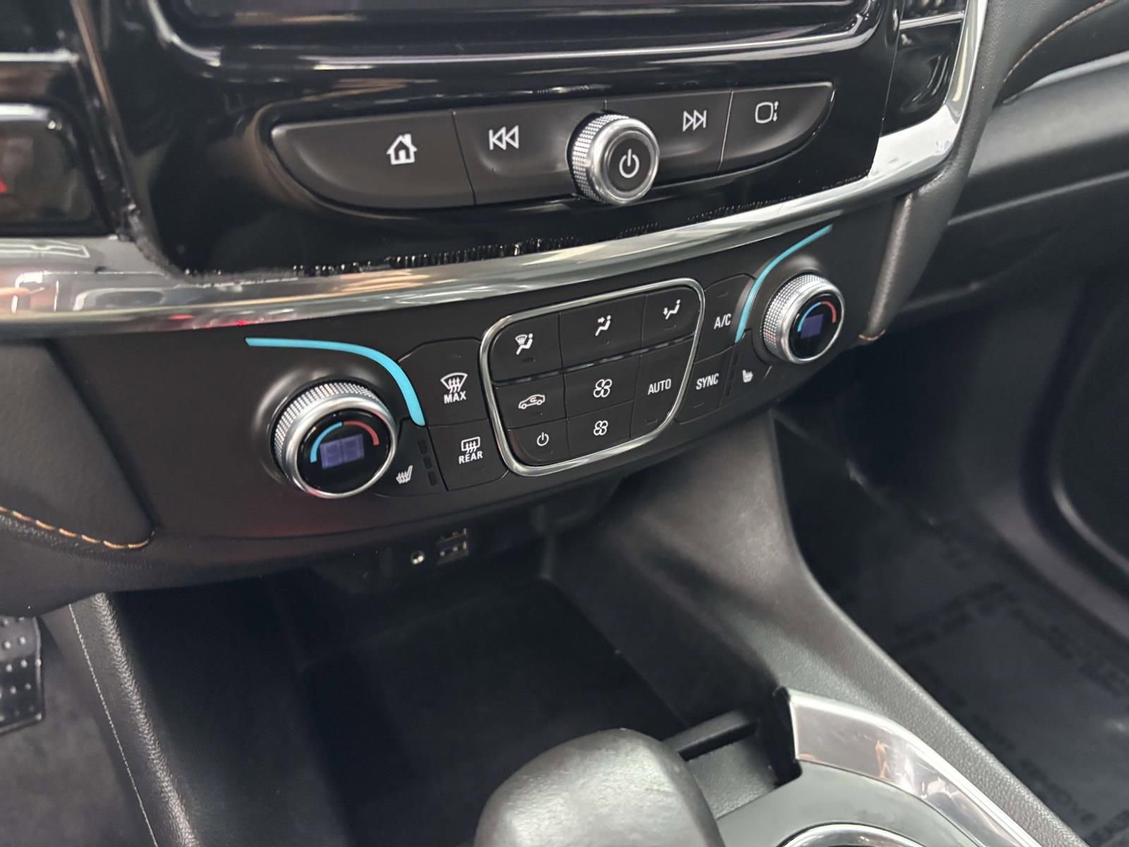 Used 2021 Chevrolet Traverse RS image 25