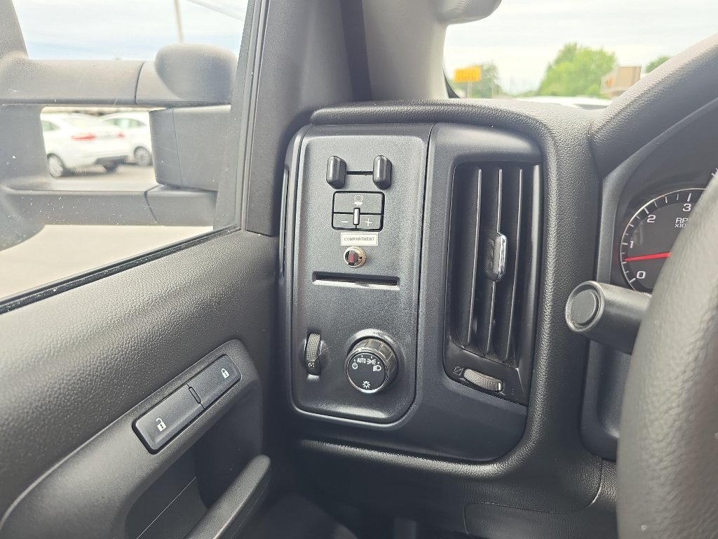 Used 2016 Chevrolet Silverado 2500 W/T AWD/4WD image 22