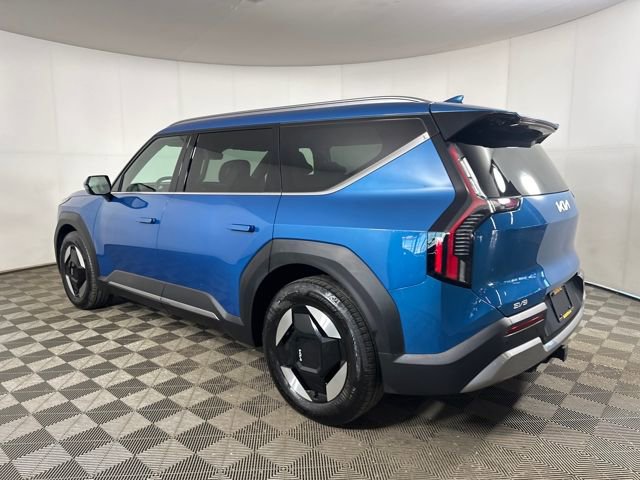 Used 2024 Kia EV9 Wind image 5