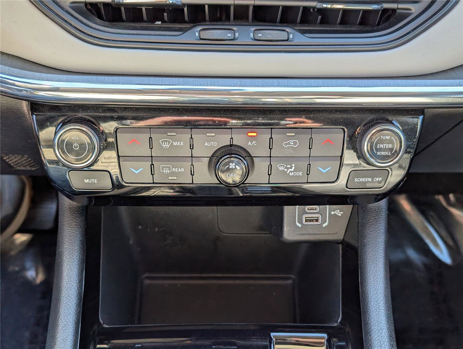 Used 2022 Jeep Compass Limited w/ Sun and Sound Group image 26