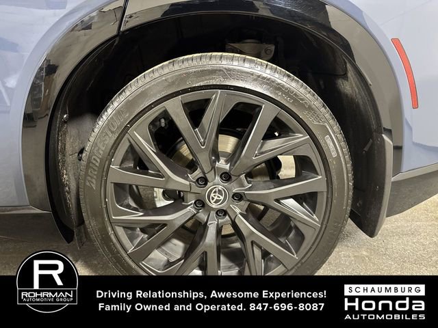 Used 2025 Toyota Crown Signia w/ Advanced Technology Package image 5