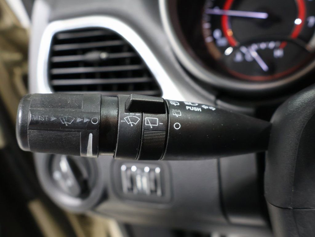 Used 2011 Dodge Journey Mainstreet w/ Flexible Seating Group image 36