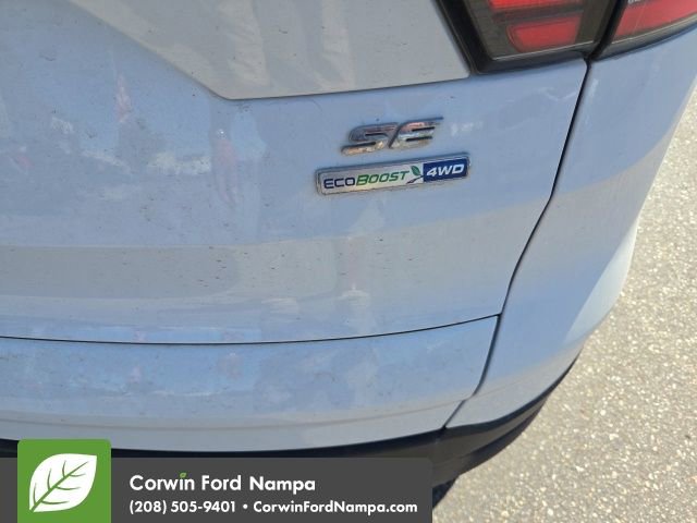 Used 2018 Ford Escape SE w/ Ford Safe & Smart Package AWD/4WD image 16