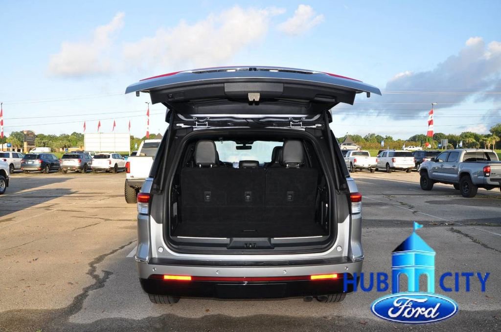 Used 2023 Lincoln Navigator Reserve image 23