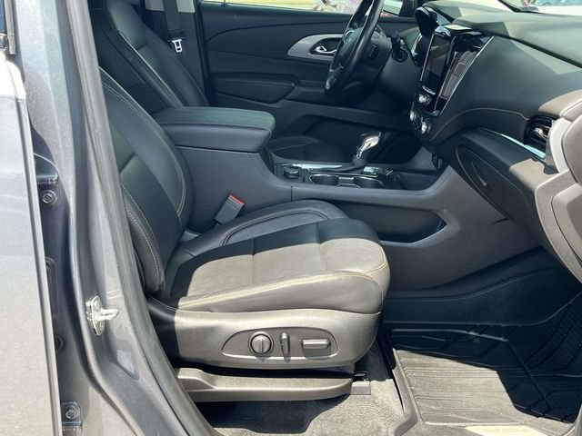 Used 2021 Chevrolet Traverse RS w/ LPO, Floor Liner Package FWD image 25