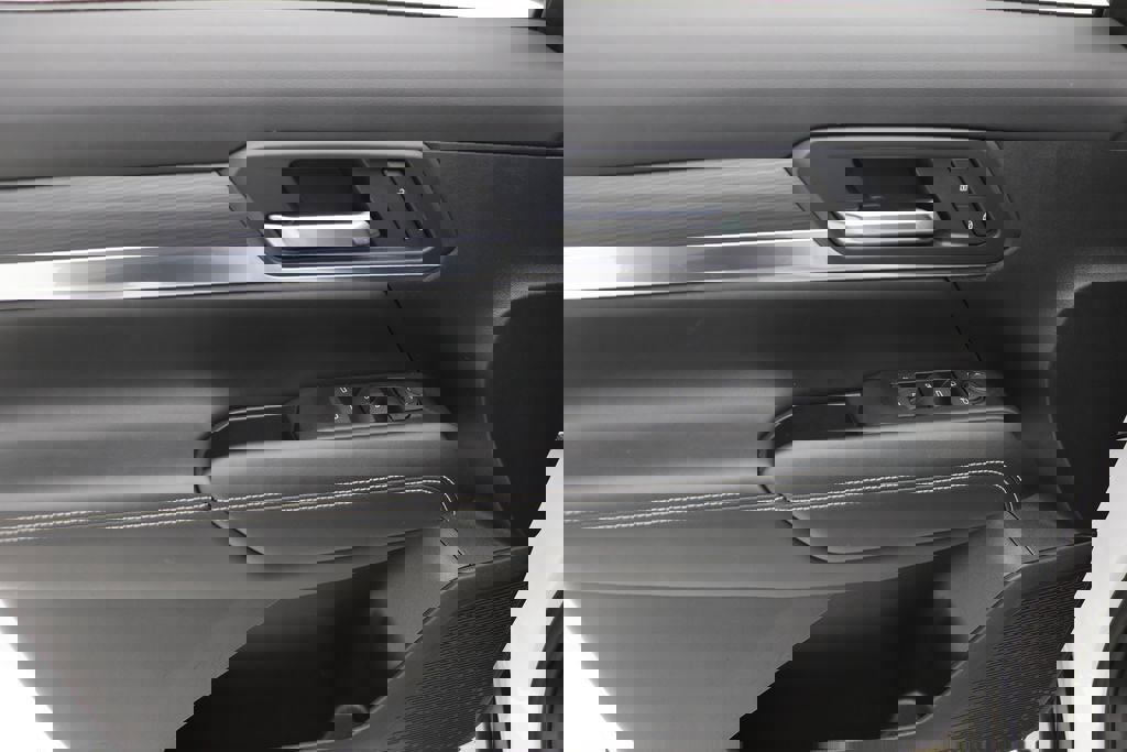 Used 2025 GMC Terrain Elevation image 15