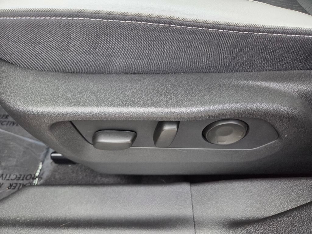 Used 2024 Buick Envision Sport Touring AWD/4WD image 4