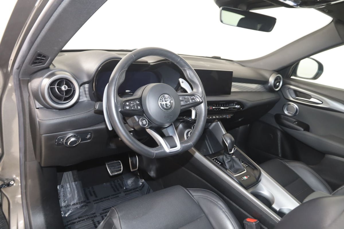 Used 2024 Alfa Romeo Tonale Veloce AWD/4WD image 28