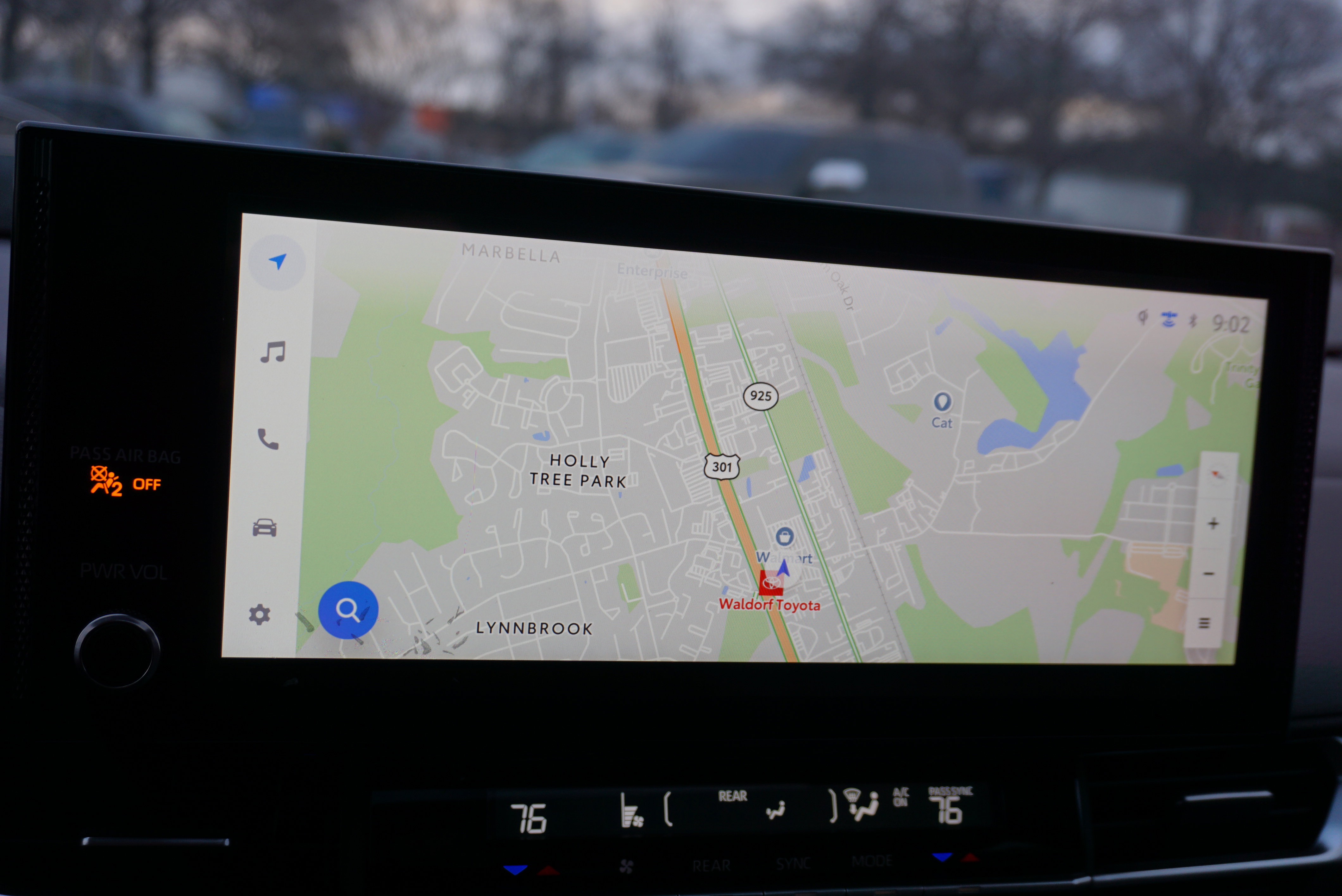 Used 2025 Toyota Sienna XLE image 17