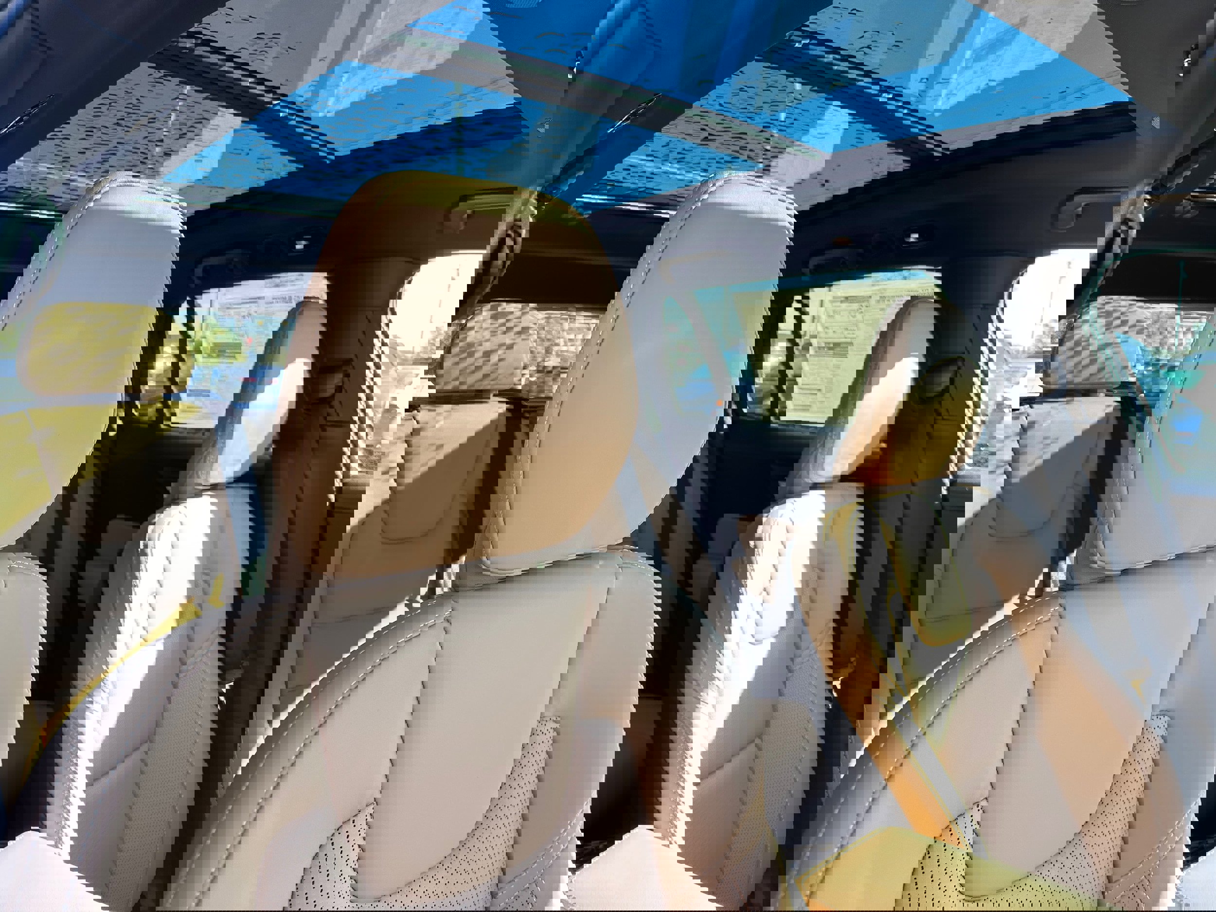 New 2026 Volvo V60 B5 Cross Country Ultra w/ Climate Package image 9