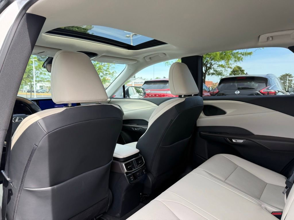 Used 2023 Lexus RX 350 Premium w/ Accessory Package AWD/4WD image 16