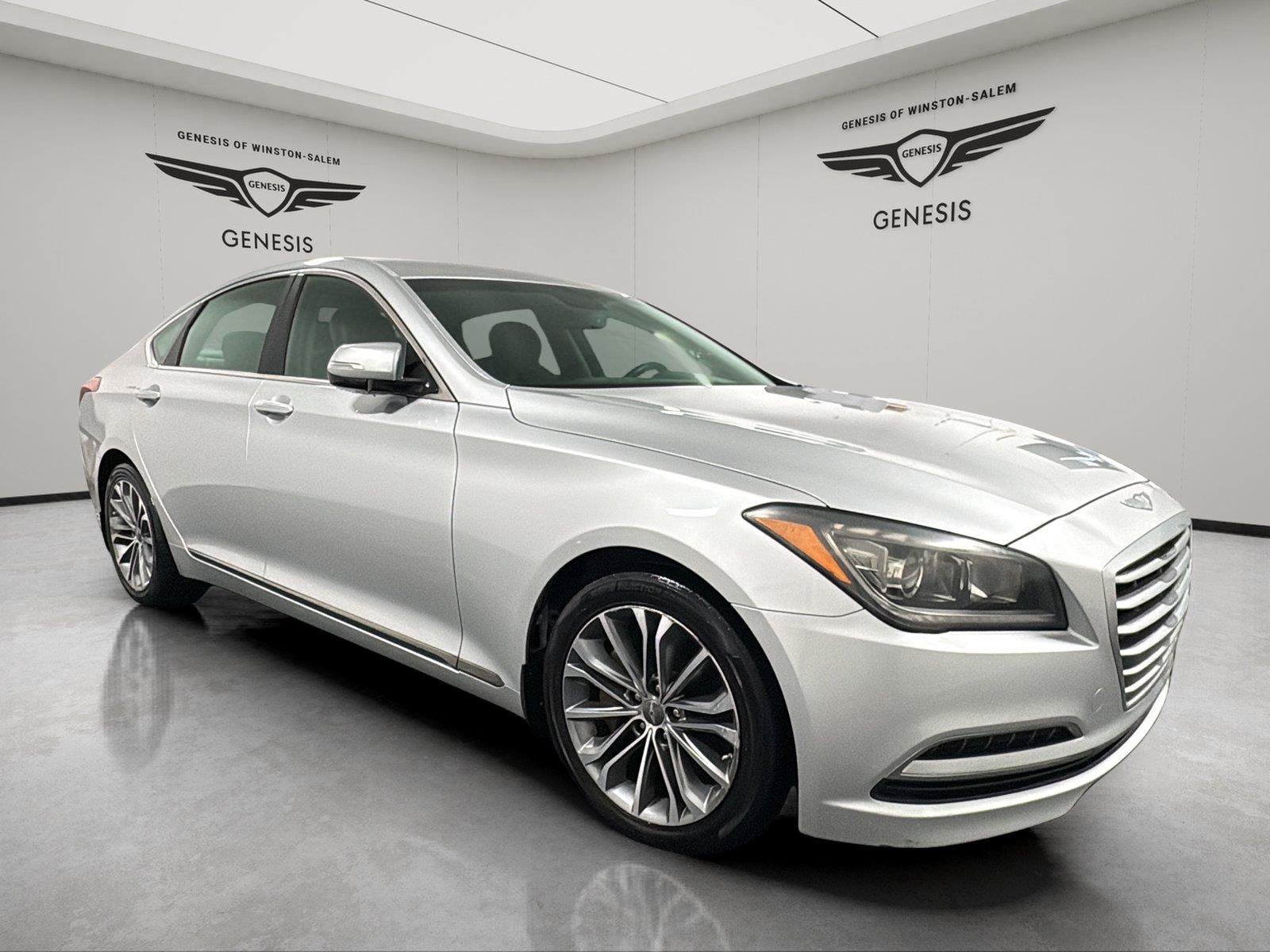 Used 2015 Hyundai Genesis 3.8 RWD image 7