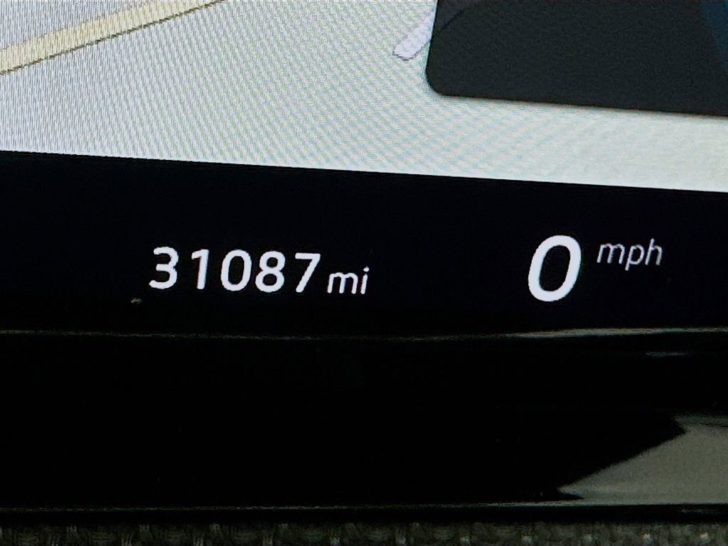 Used 2022 Volkswagen Golf R image 12