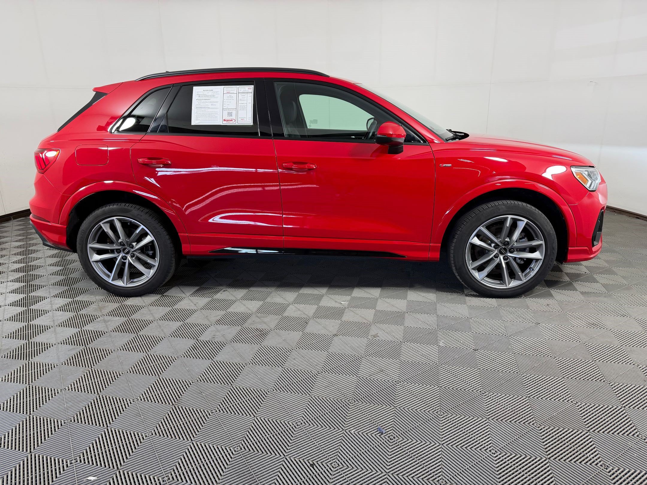 Certified 2023 Audi Q3 2.0T Premium w/ Black Optic Sport Package AWD/4WD image 8