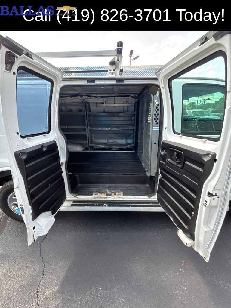 Used 2017 GMC Savana 2500 RWD image 15