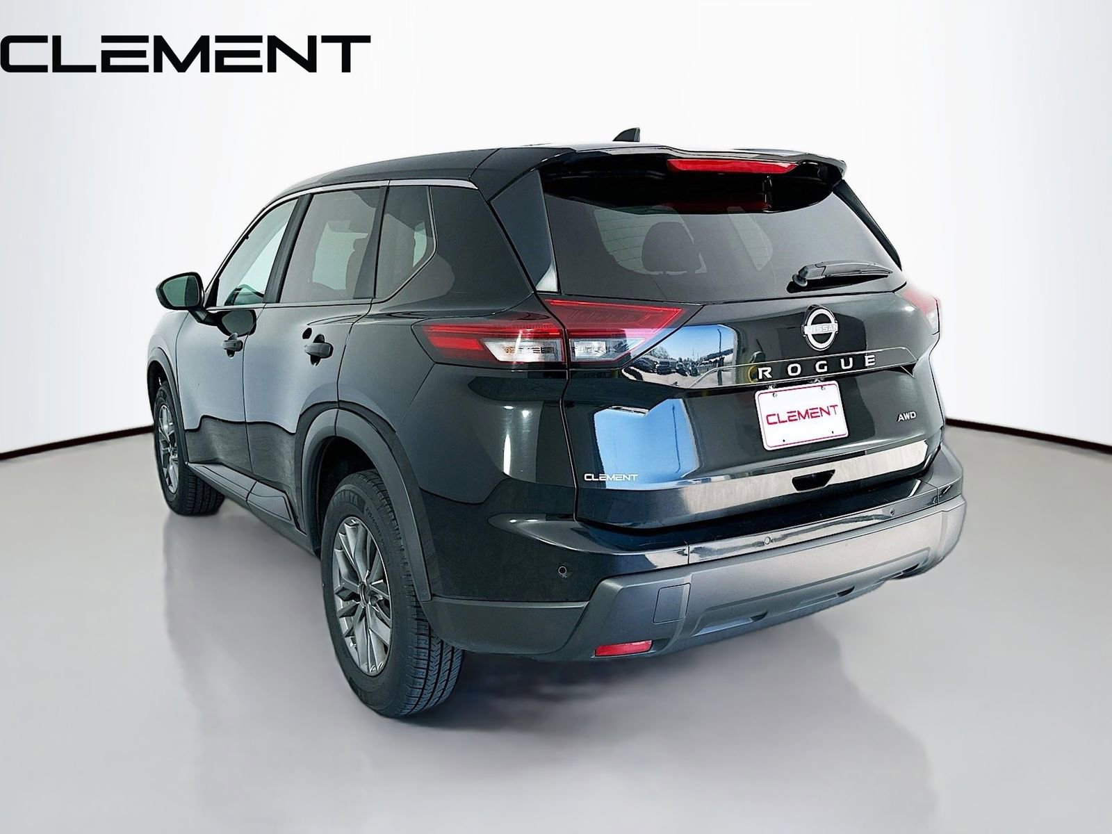 Used 2024 Nissan Rogue S AWD/4WD image 10
