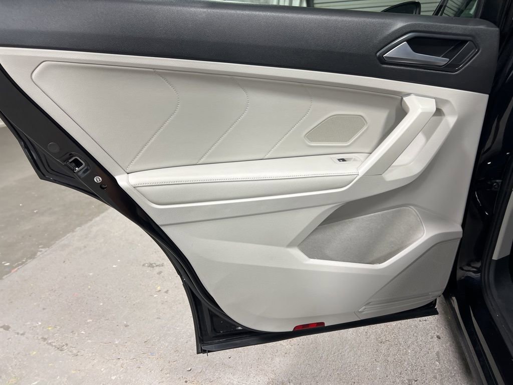 Used 2024 Volkswagen Tiguan SE R-Line image 21