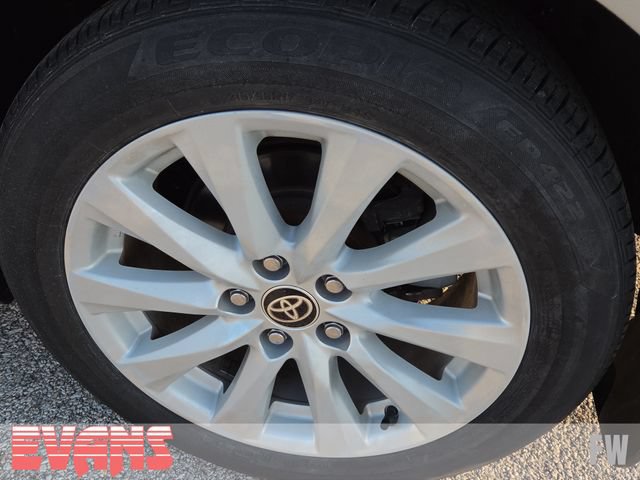 Used 2020 Toyota Camry LE FWD image 17