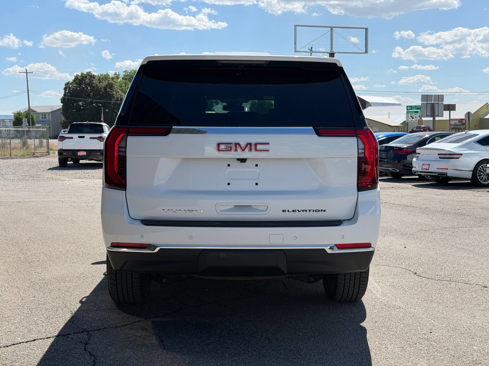 Used 2025 GMC Yukon XL Elevation AWD/4WD image 8