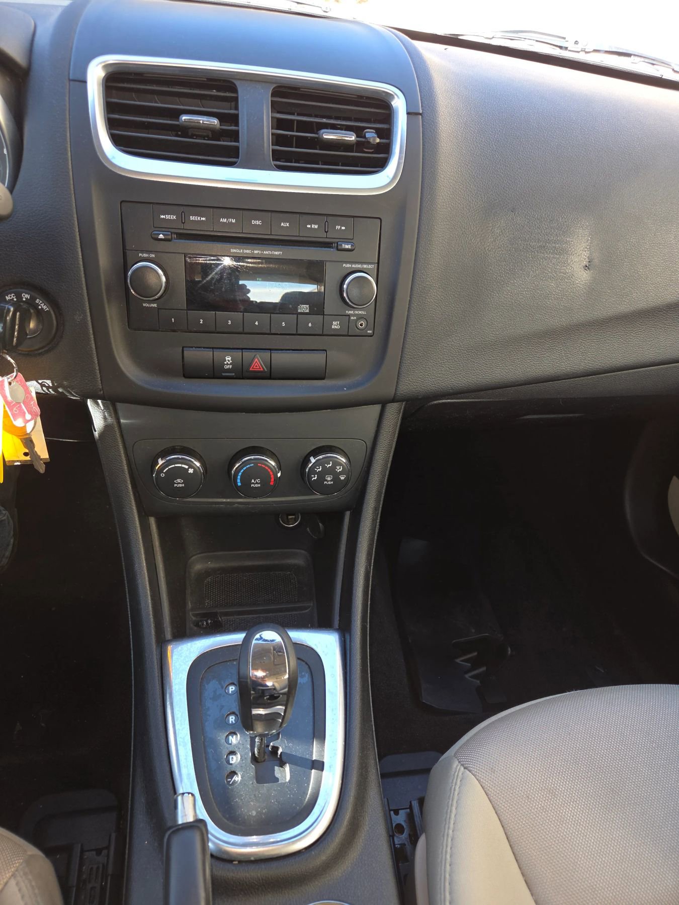 Used 2013 Dodge Avenger SE image 14