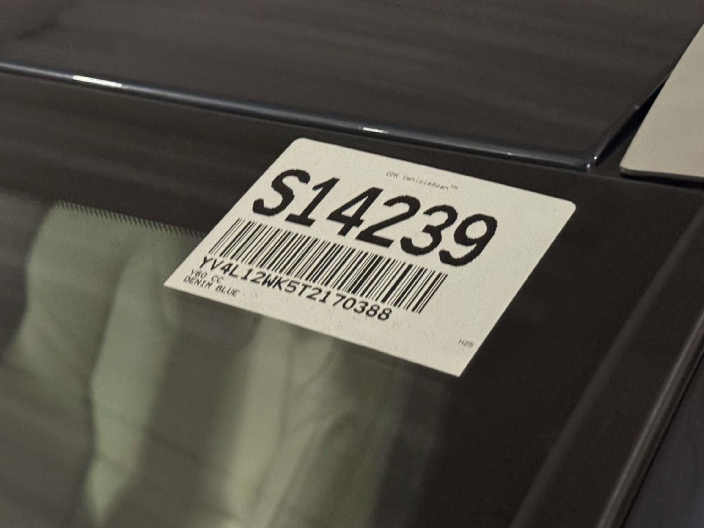 Used 2026 Volvo V60 B5 Cross Country Plus w/ Protection Package Premier AWD/4WD image 7