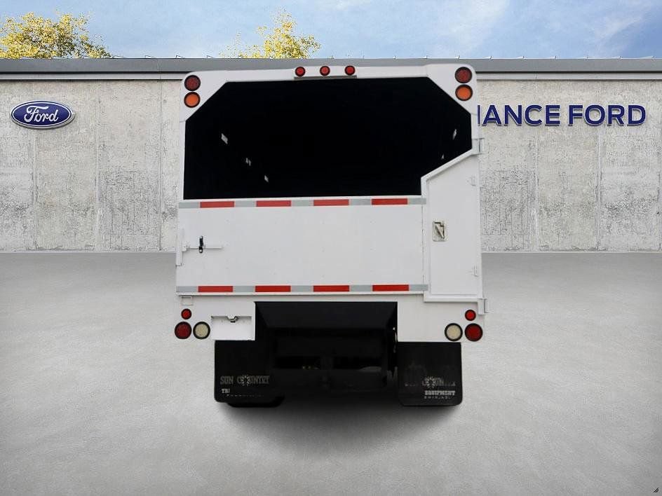 Used 2017 Ford F650 2WD SuperCab Super Duty image 5