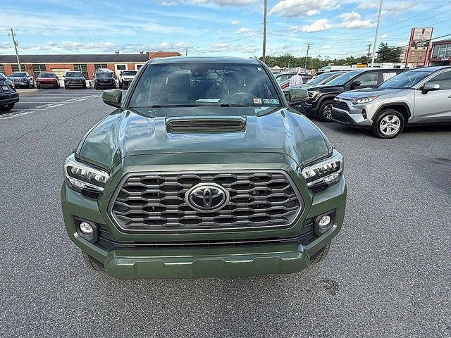 Used 2022 Toyota Tacoma TRD Sport w/ Technology Package AWD/4WD image 10