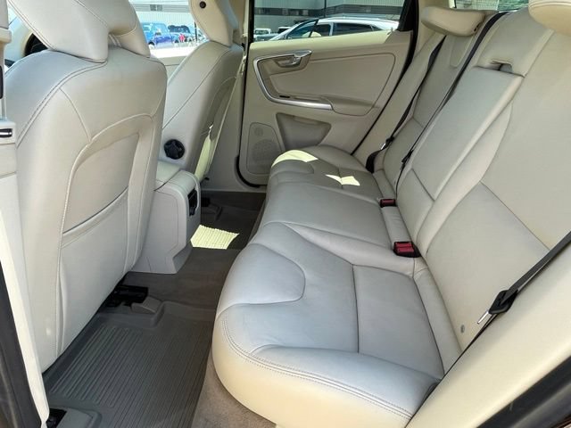 Used 2015 Volvo XC60 T6 Premier Plus AWD/4WD image 23